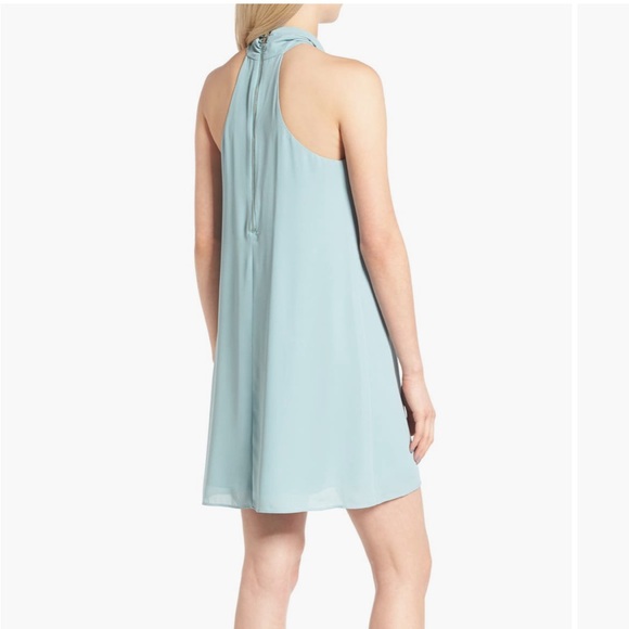 Soprano Knotted High Neck Shift Dress - Picture 6 of 8